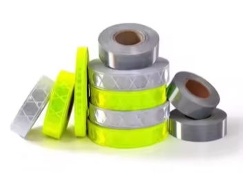 Полное руководство по выбору и установке светоотражающей пленки для дорожных знаков