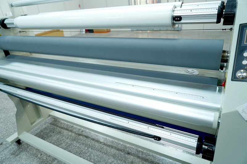 Hot & Cold Laminating Machine