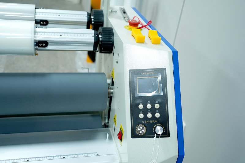 Reflective Film Laminating Machine